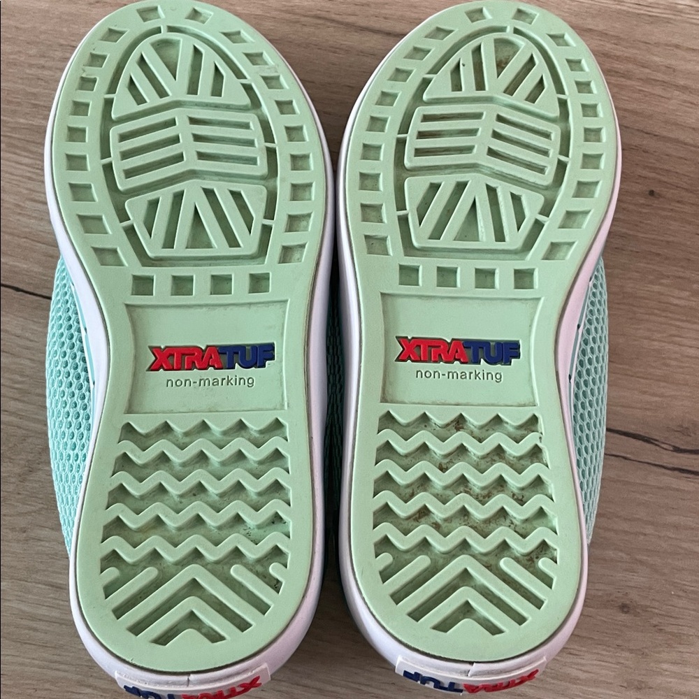 XTRATUF Women Size 7 Aqua Water Shoes Teal Quick Dry Slip On Beach - Picture 9 of 9